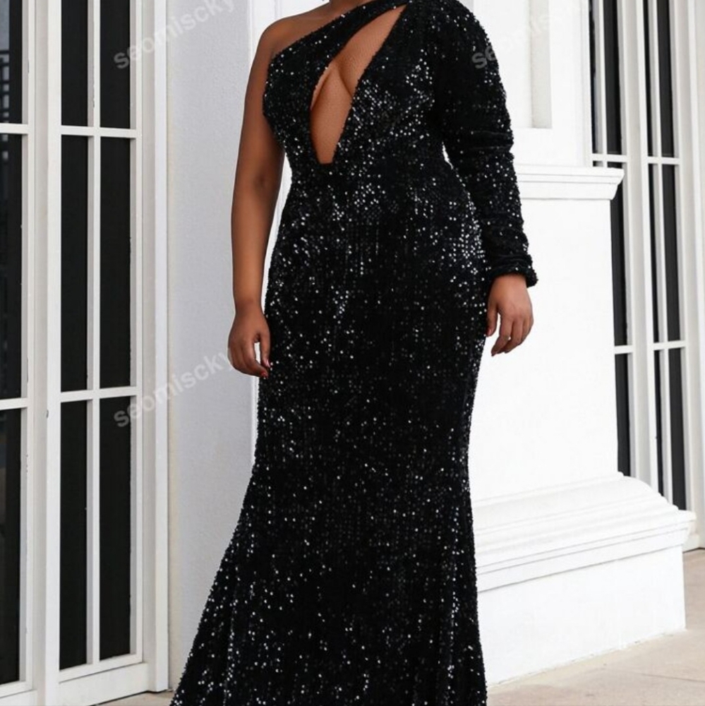 Missord cut out black one sleeve formal dress Sz. 1x